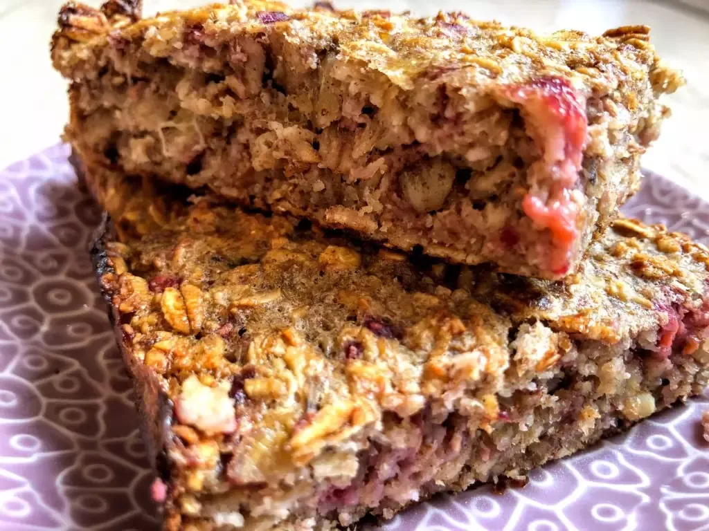 Raspberry Oat Slice